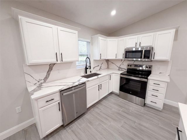 8165 RIDGE ROAD, Weeki Wachee, FL 34613