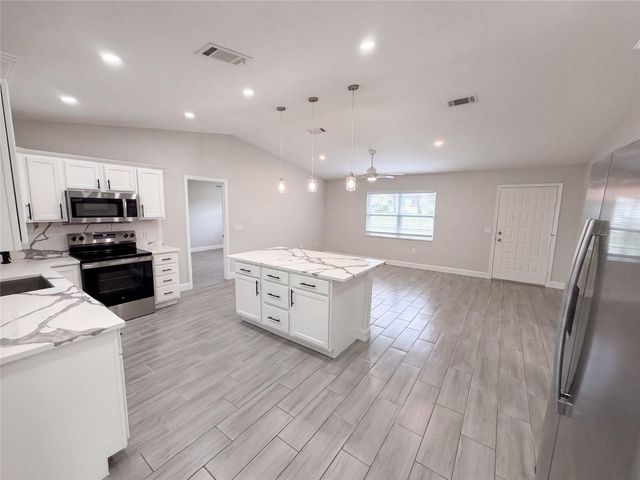 8165 RIDGE ROAD, Weeki Wachee, FL 34613