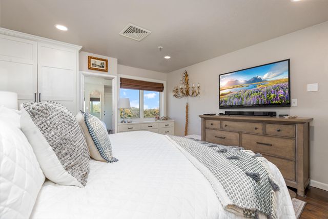 57200 E Hwy 125 4941-2-3, Monkey Island, OK 74331