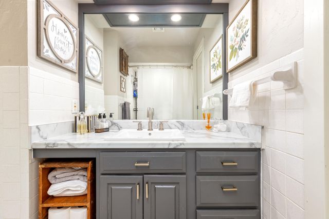 57200 E Hwy 125 4941-2-3, Monkey Island, OK 74331