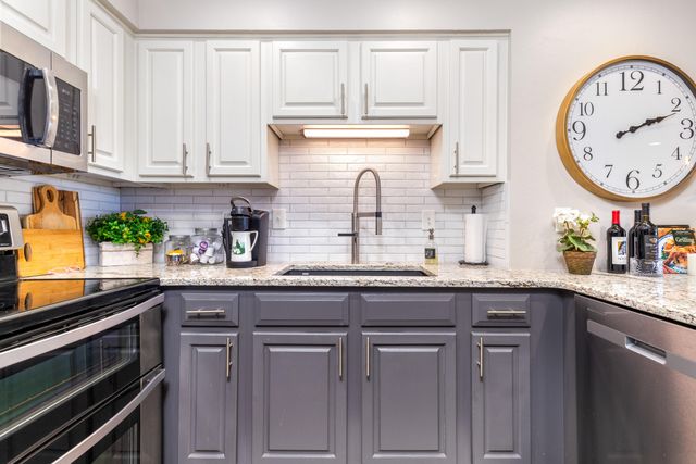 57200 E Hwy 125 4941-2-3, Monkey Island, OK 74331