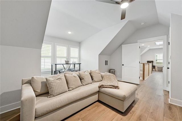 1095 Twain ST, Driftwood, TX 78619