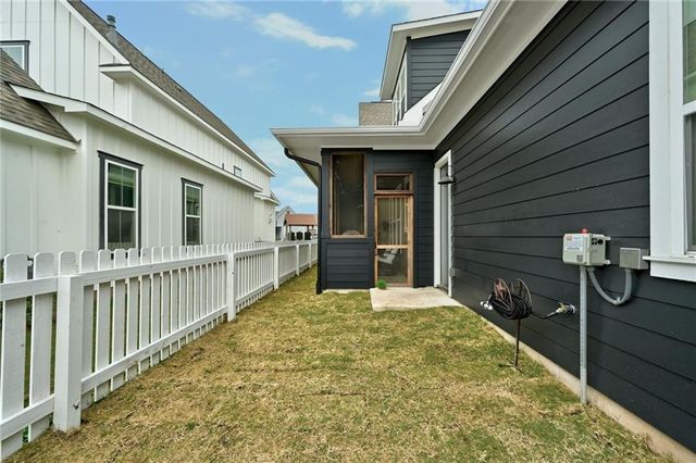 1095 Twain ST, Driftwood, TX 78619