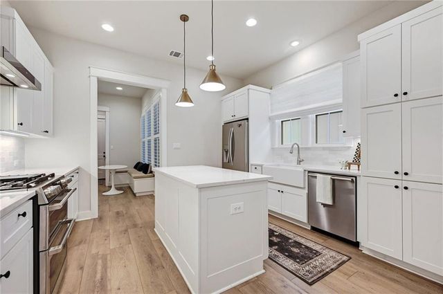 1095 Twain ST, Driftwood, TX 78619