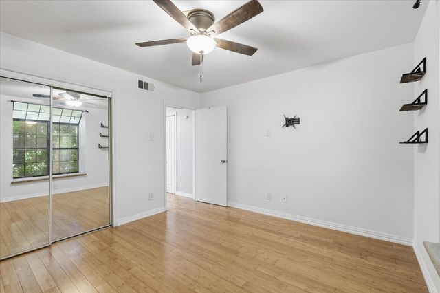 2505 Wedglea Drive 225, Dallas, TX 75211