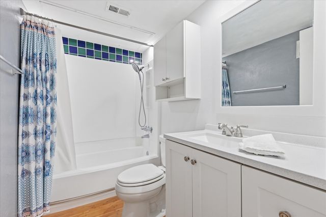 2505 Wedglea Drive 225, Dallas, TX 75211