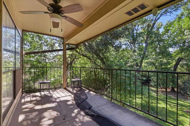 2505 Wedglea Drive 225, Dallas, TX 75211