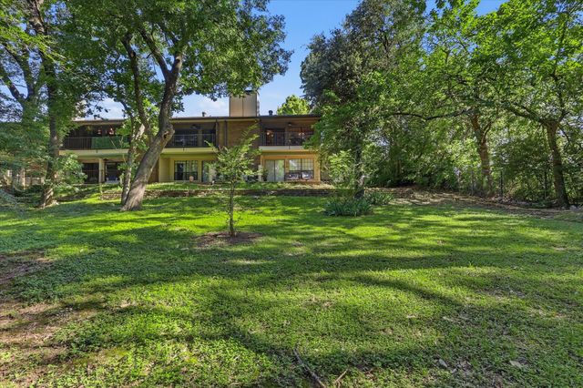 2505 Wedglea Drive 225, Dallas, TX 75211