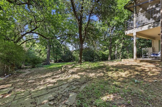 2505 Wedglea Drive 225, Dallas, TX 75211