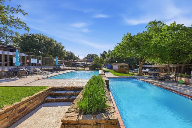 2505 Wedglea Drive 225, Dallas, TX 75211