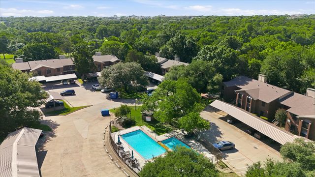 2505 Wedglea Drive 225, Dallas, TX 75211