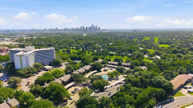 2505 Wedglea Drive 225, Dallas, TX 75211