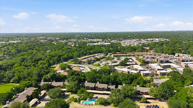 2505 Wedglea Drive 225, Dallas, TX 75211
