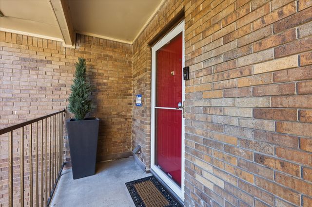 2505 Wedglea Drive 225, Dallas, TX 75211