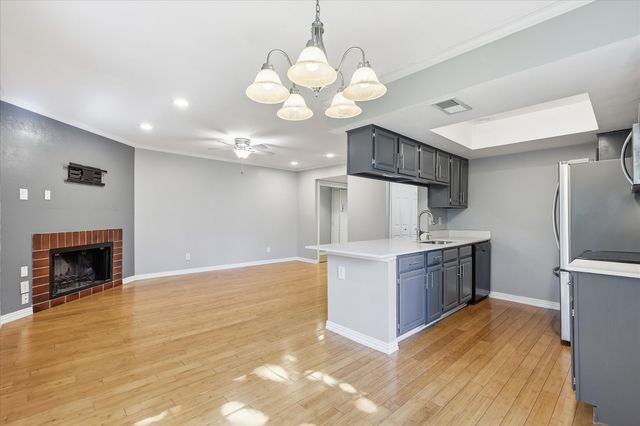 2505 Wedglea Drive 225, Dallas, TX 75211