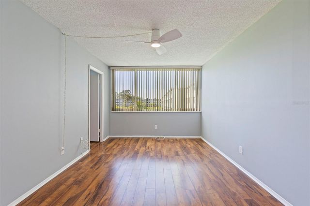 4895 BAY STREET NE 207, St Petersburg, FL 33703