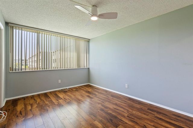 4895 BAY STREET NE 207, St Petersburg, FL 33703