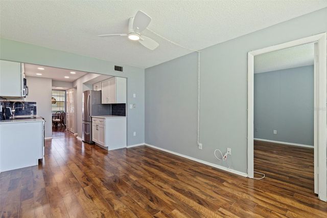 4895 BAY STREET NE 207, St Petersburg, FL 33703