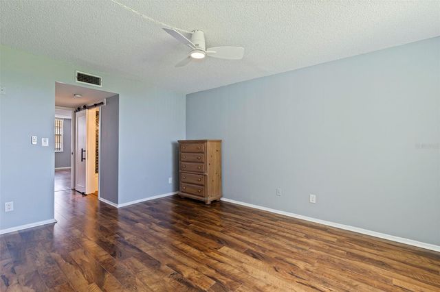 4895 BAY STREET NE 207, St Petersburg, FL 33703