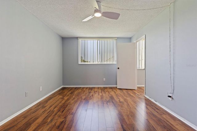 4895 BAY STREET NE 207, St Petersburg, FL 33703