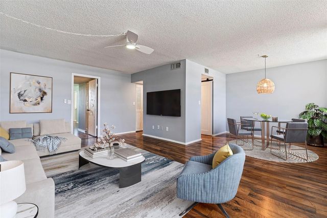 4895 BAY STREET NE 207, St Petersburg, FL 33703