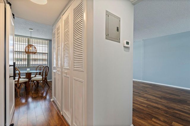 4895 BAY STREET NE 207, St Petersburg, FL 33703