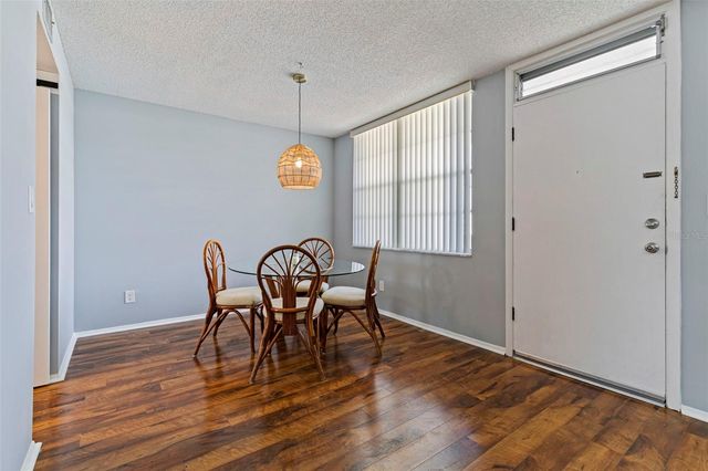 4895 BAY STREET NE 207, St Petersburg, FL 33703