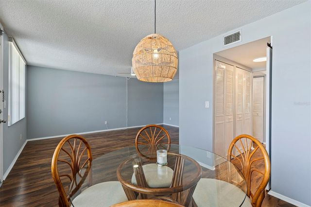 4895 BAY STREET NE 207, St Petersburg, FL 33703