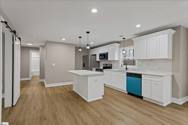 75 W Tyger Bridge Road, Taylors, SC 29687