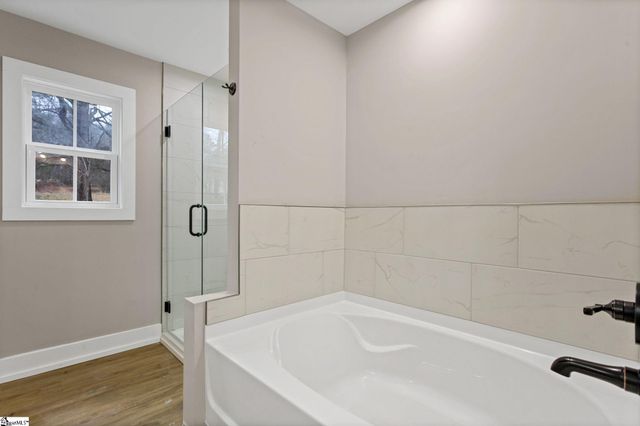 75 W Tyger Bridge Road, Taylors, SC 29687