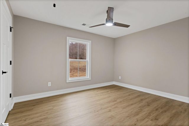 75 W Tyger Bridge Road, Taylors, SC 29687