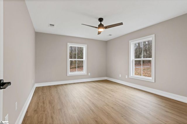 75 W Tyger Bridge Road, Taylors, SC 29687