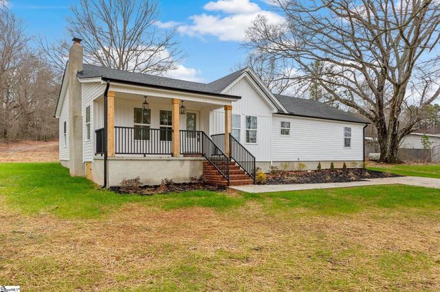 75 W Tyger Bridge Road, Taylors, SC 29687