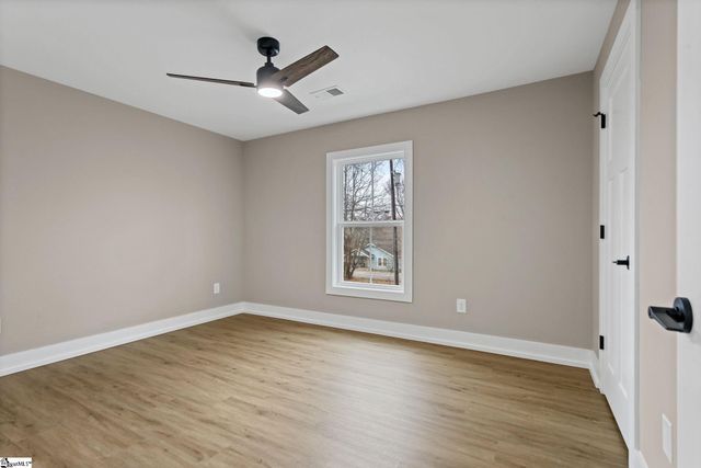 75 W Tyger Bridge Road, Taylors, SC 29687