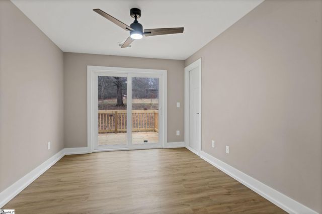 75 W Tyger Bridge Road, Taylors, SC 29687