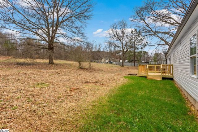 75 W Tyger Bridge Road, Taylors, SC 29687