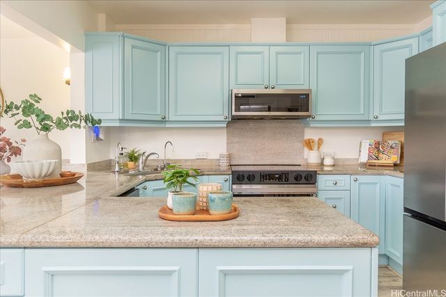 387 Opihikao Place 311, Honolulu, HI 96825