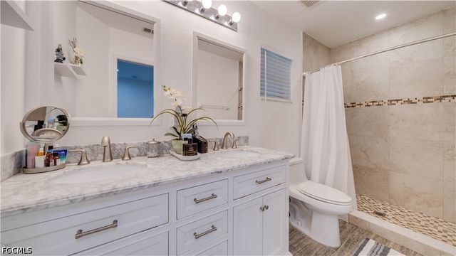10053 Poppy Hill DR, Fort Myers, FL 33966