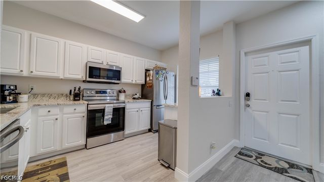 10053 Poppy Hill DR, Fort Myers, FL 33966