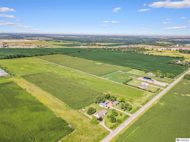 26110 W Maple Road, Waterloo, NE 68069