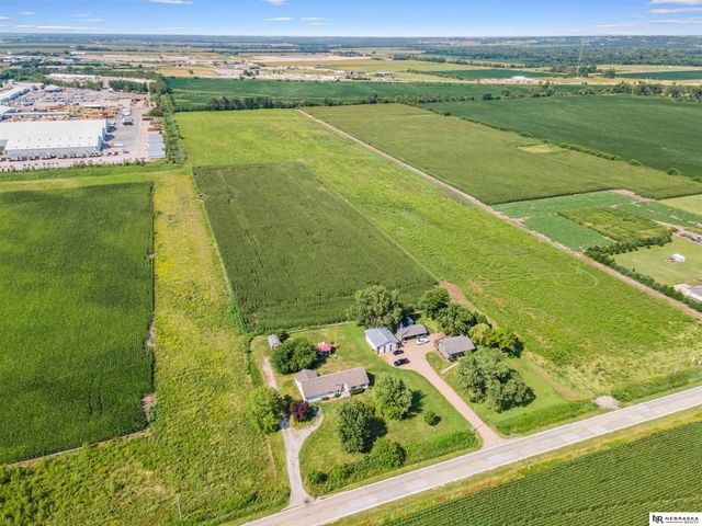 26110 W Maple Road, Waterloo, NE 68069