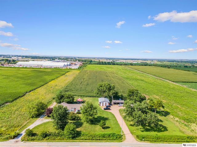 26110 W Maple Road, Waterloo, NE 68069