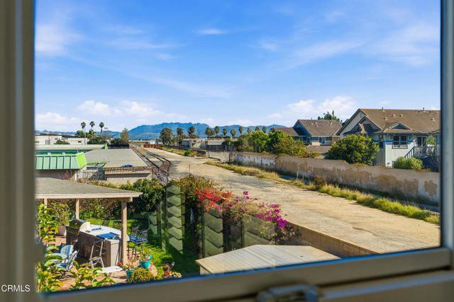 226 Morning Breeze Lane, Port Hueneme, CA 93041