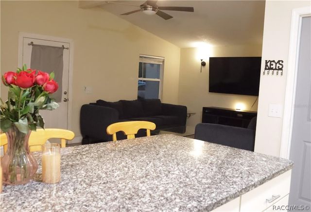3856 S Sandpiper Terrace, Homosassa, FL 34448