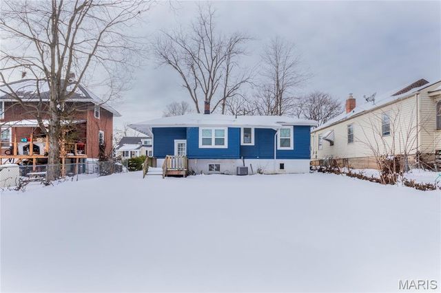 3106 Quiet Lane, St Louis, MO 63114