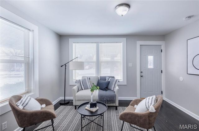 3106 Quiet Lane, St Louis, MO 63114