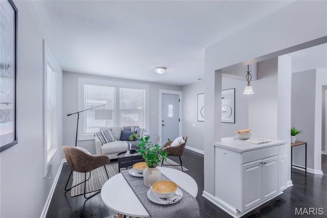 3106 Quiet Lane, St Louis, MO 63114