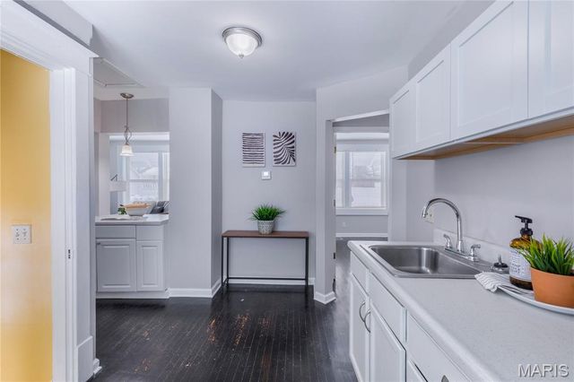 3106 Quiet Lane, St Louis, MO 63114