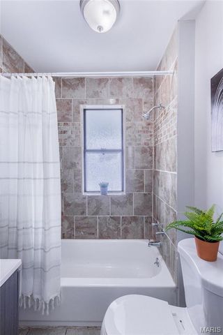 3106 Quiet Lane, St Louis, MO 63114