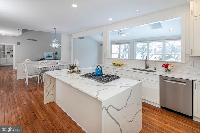 497 CHRISTOPHER DR, Princeton, NJ 08540